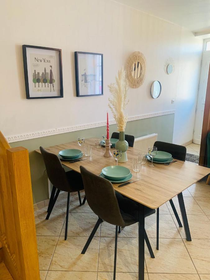 La Roseraie De L Arguenon, Appartement Charmant Centre Ville Jugon-les-Lacs Экстерьер фото